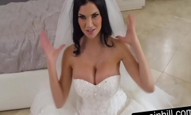 An horny British bride sucks her cock on her honeymoon