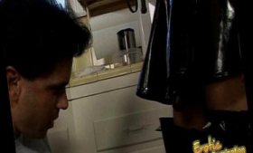 In the kitchen, a horny harlot in latex makes bangs on the extremely horny repairman